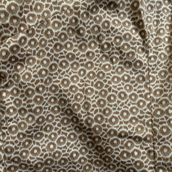 NEW YORK & COMPANY - Patterned Collared Button Up - Picture 4 of 6